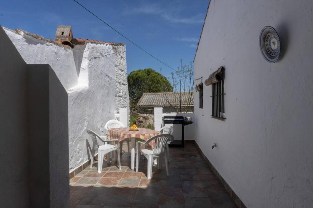 첼레스 Casa Tipica Extremena 아파트 외부 사진